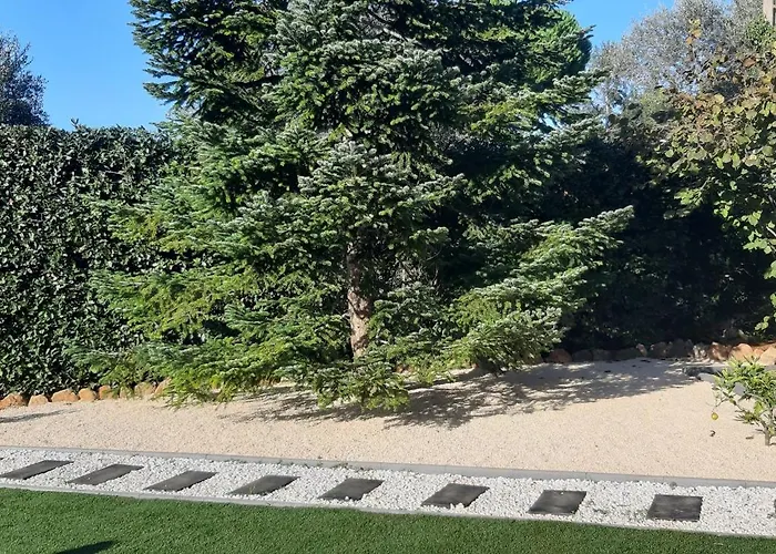 Meuble 2P 40 M2 Dans Villa Avec Piscine A Vallauris, 4 Km De La Mer
