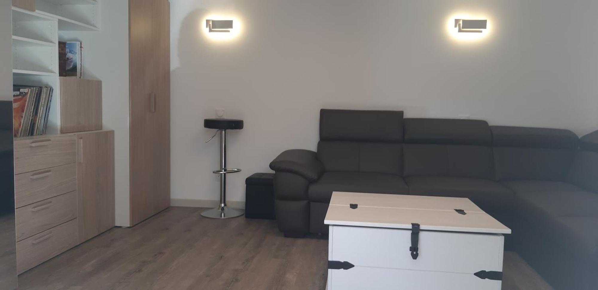 Apartment Meuble 2p 40 M2 Dans Avec Piscine A Vallauris, 4 Km De La *