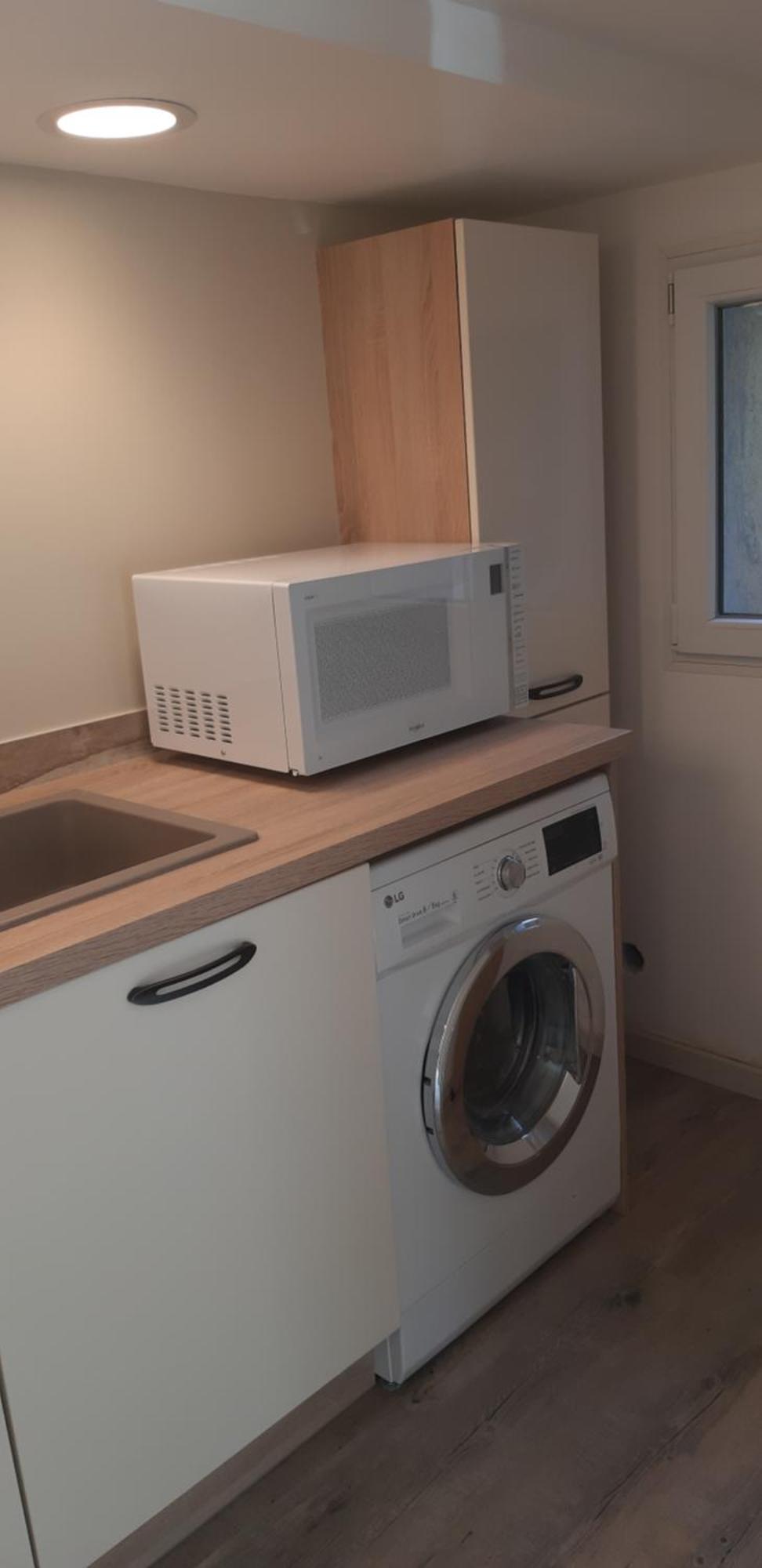 Apartment Meuble 2p 40 M2 Dans Avec Piscine A Vallauris, 4 Km De La *